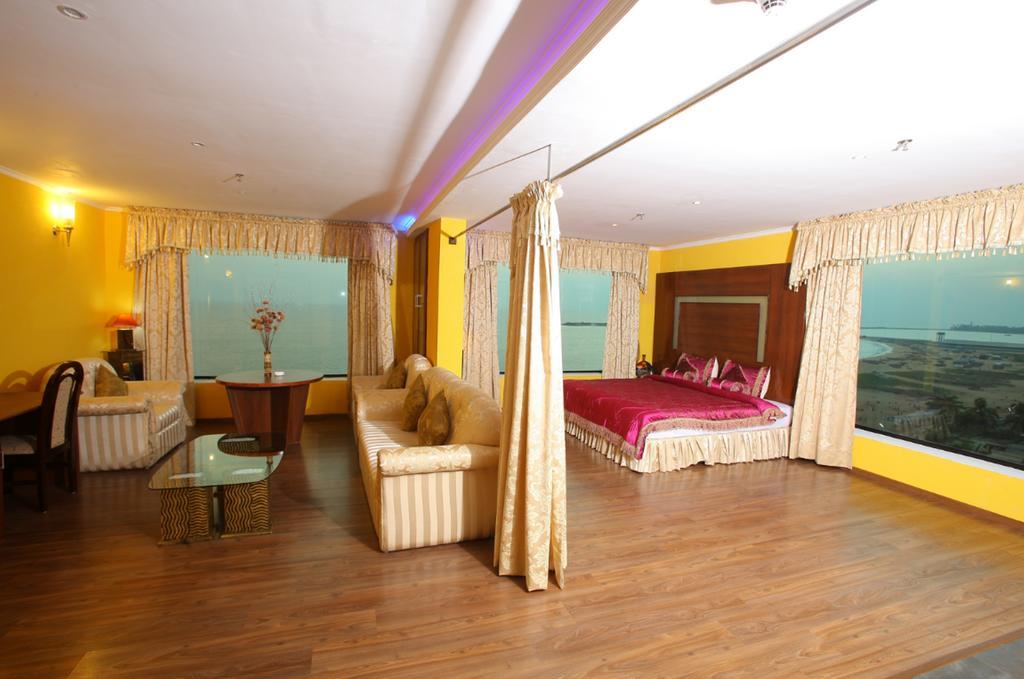 The Quilon Beach Hotel And Convention Center Kollam Extérieur photo