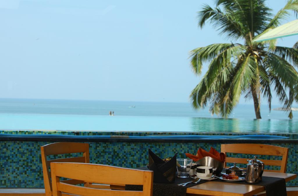 The Quilon Beach Hotel And Convention Center Kollam Extérieur photo