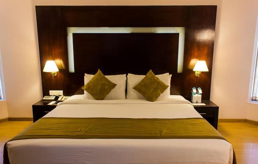 The Quilon Beach Hotel And Convention Center Kollam Extérieur photo