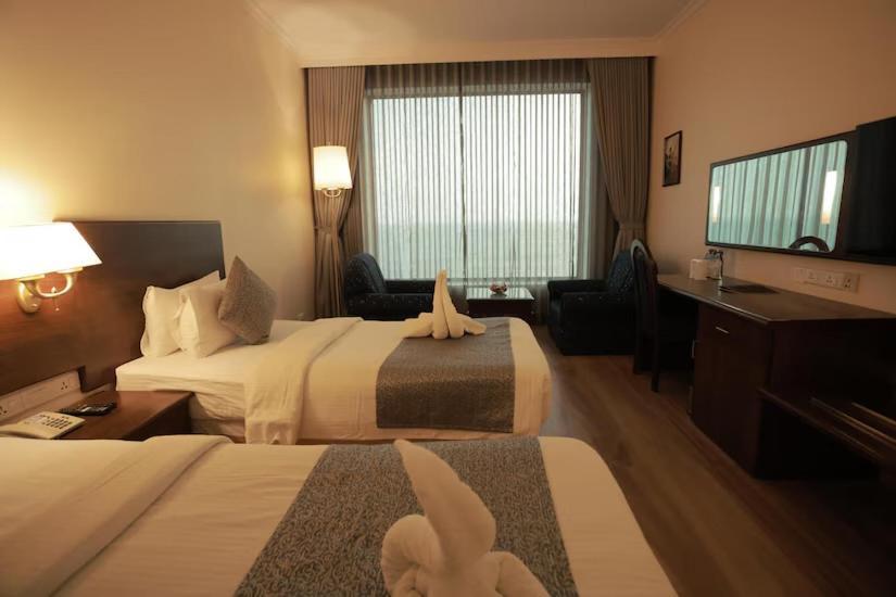 The Quilon Beach Hotel And Convention Center Kollam Extérieur photo