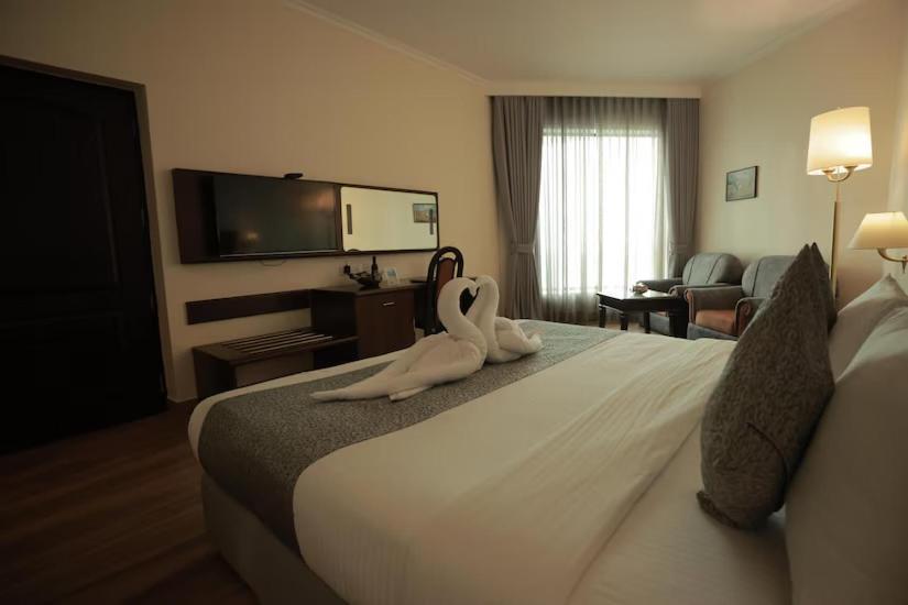 The Quilon Beach Hotel And Convention Center Kollam Extérieur photo