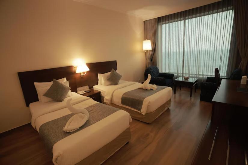 The Quilon Beach Hotel And Convention Center Kollam Extérieur photo