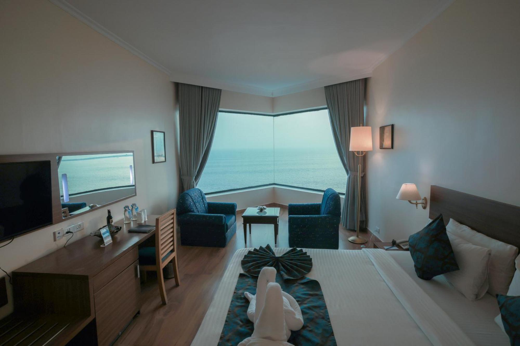 The Quilon Beach Hotel And Convention Center Kollam Extérieur photo