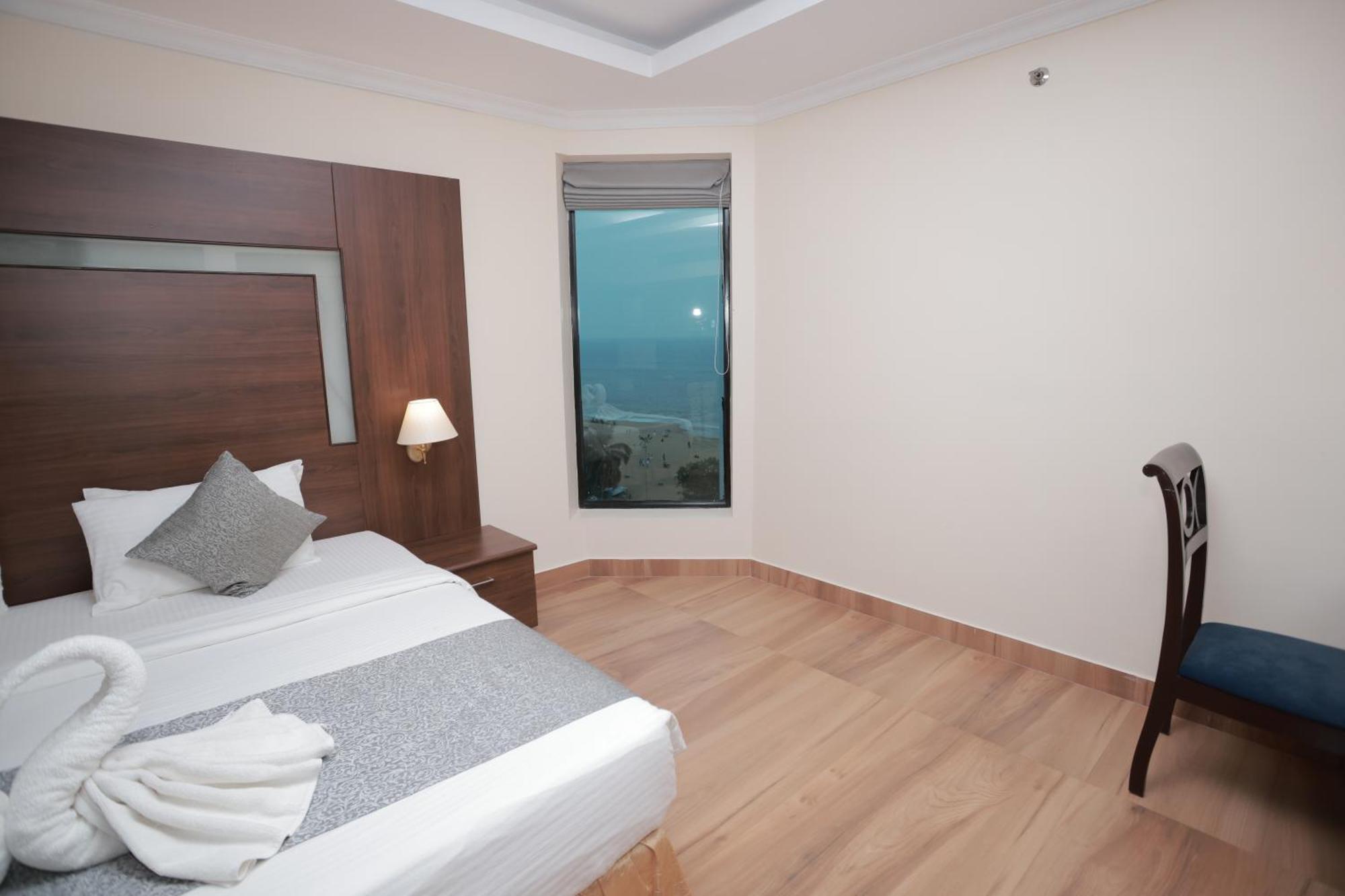 The Quilon Beach Hotel And Convention Center Kollam Extérieur photo