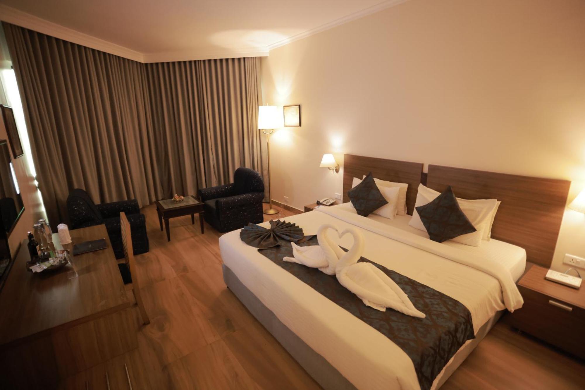 The Quilon Beach Hotel And Convention Center Kollam Extérieur photo