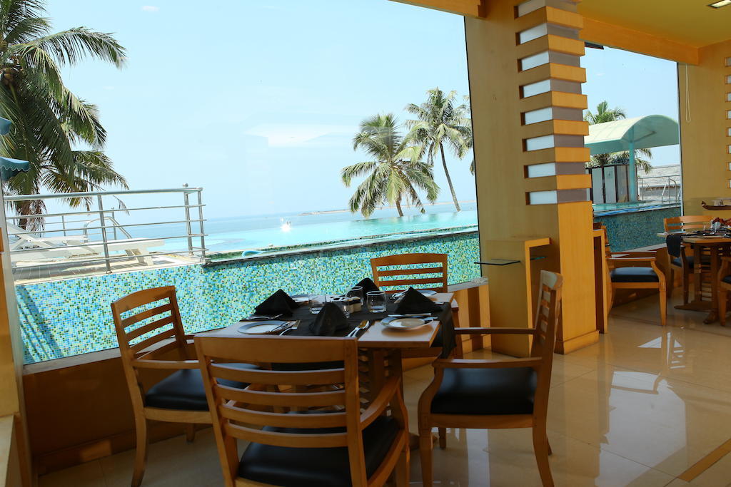 The Quilon Beach Hotel And Convention Center Kollam Extérieur photo