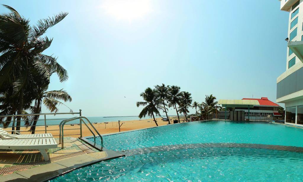 The Quilon Beach Hotel And Convention Center Kollam Extérieur photo