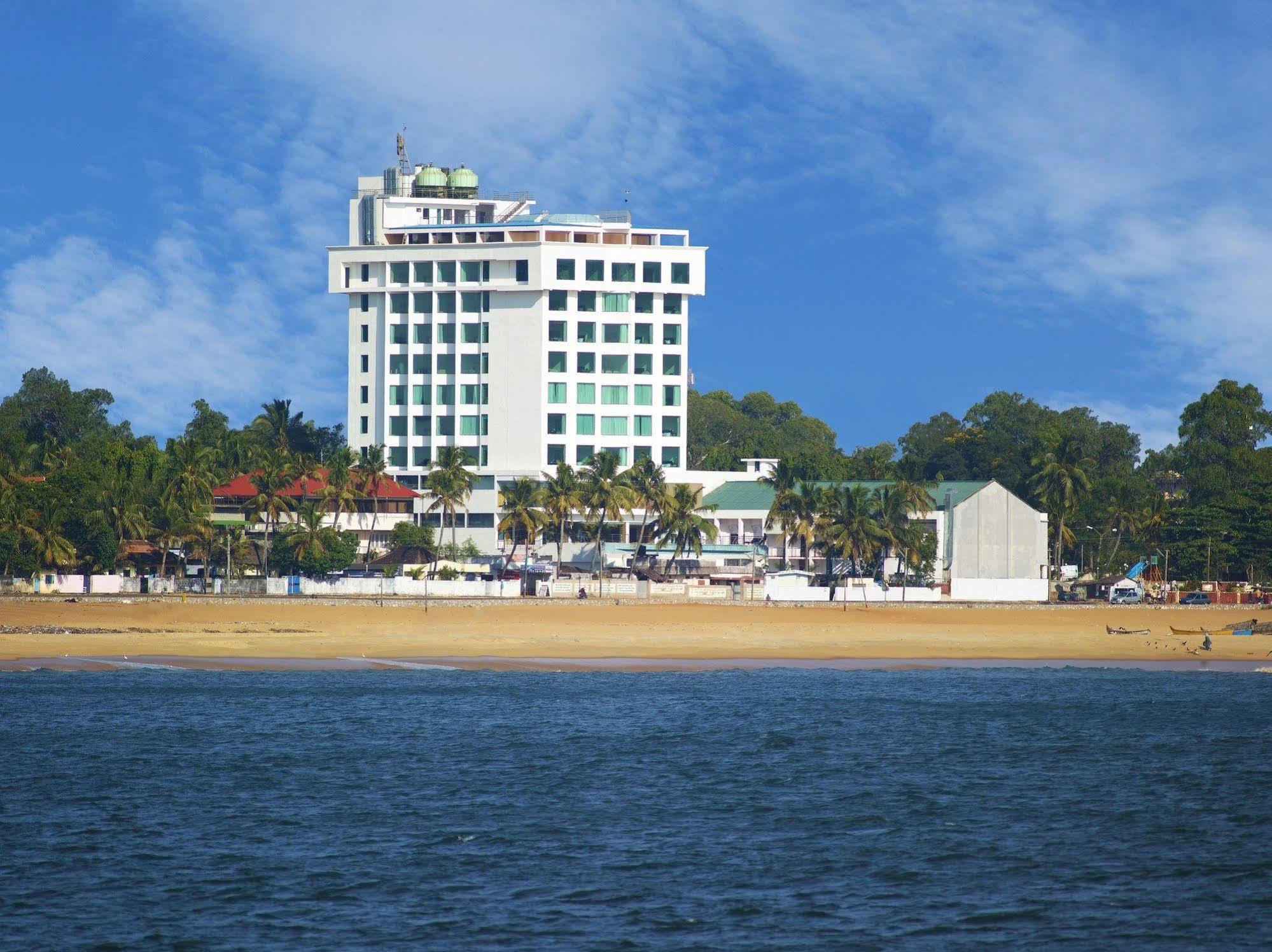 The Quilon Beach Hotel And Convention Center Kollam Extérieur photo
